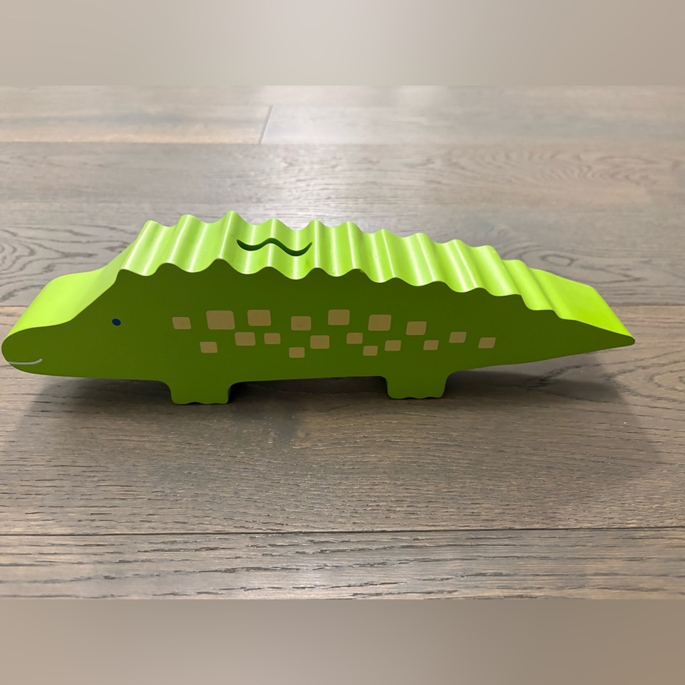 Pearhead brand kids alligator money bank 13.5” long new